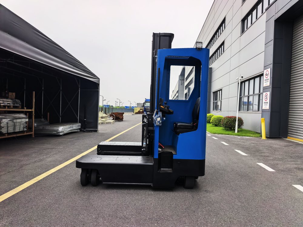 NEO FORKLIFT electric multi-directional forklift working in an outdoor factory yard